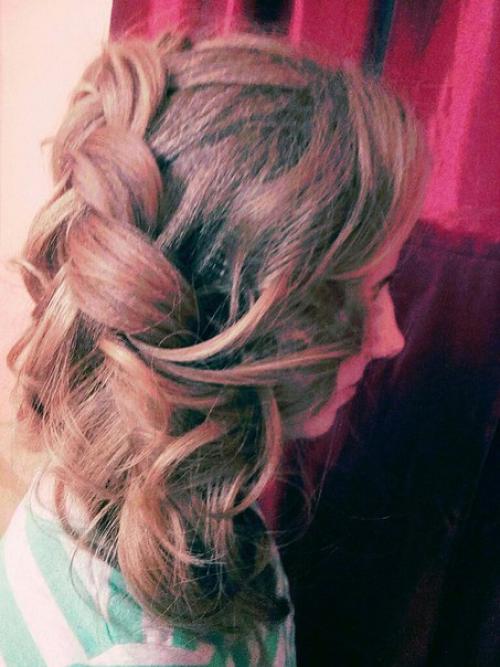 Милые девушки!  Предлагаю услуги профессионального визажиста стилиста, до конца марта самые низкие цены? 02