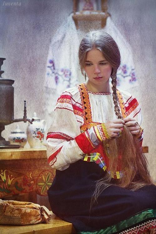 Женственные манеры. Женственные манеры - это движения женского тела, поступь, разговор, жестикуляция, звук голоса, мимика и смех женщины. 02