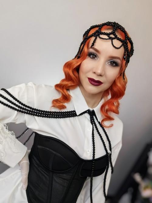 Обожаю, когда ко мне приходит Саша и просит нюдовый макияж и спокойную причёску. 04