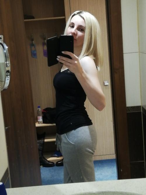 Янастоящая. У меня нет потрясающей фигуры или плоского живота. 01