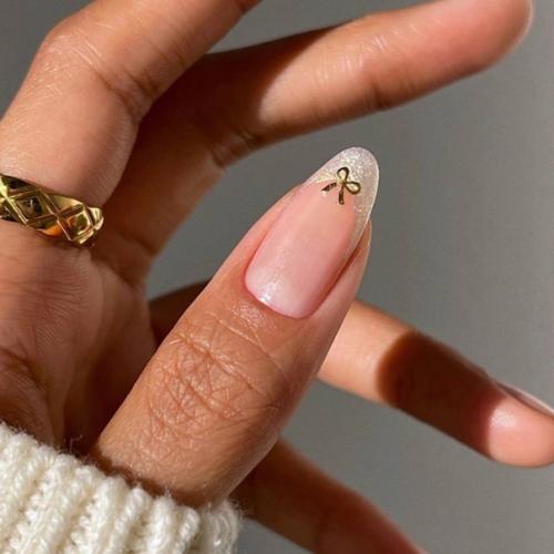 Тренд на бантики.  Причем не , внимание, только в одежде. 04