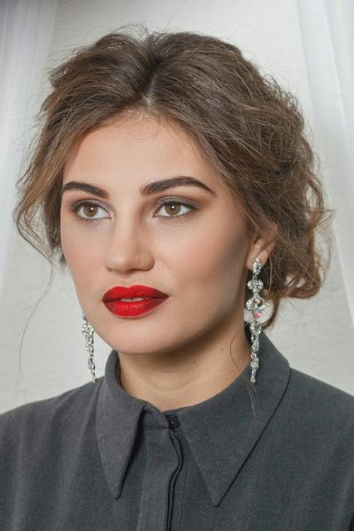 Нужны модели на образ макияж плюс локоны либо причёска 1000 р. профессиональная косметика. 03