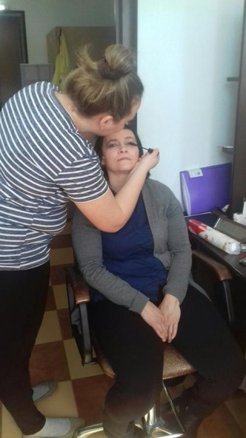 Курсы продолжаются парикмахерского мастерства в благотворительном фонде Покров. 02