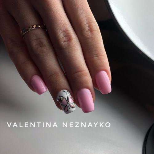 Девочки, в нашей студии работает нереально крутой Nail мастер, Валентина @Valenti_Nail_Krsk. 02