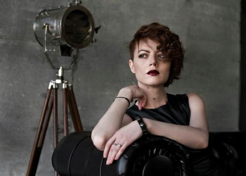 Нужны модели на образ макияж плюс локоны либо причёска 1000 р. профессиональная косметика. 05