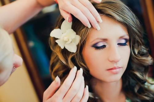 Скоро выпускной?  Салон красоты Клеопатра приглашает выпускниц и их мам создать незабываемый образ для выпускного вечера. 02