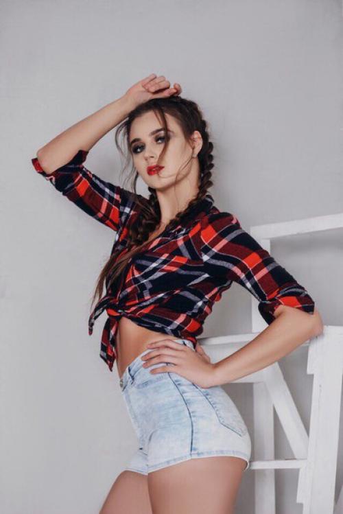 В том случае, если вы давно хотели устроить себе фотосессию, но по каким то причинам до сих пор не собрались с мыслями, то вам сюда? 06