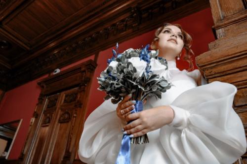 Идеальный образ состоит из гармонично объединенных элементов: платья, прически, макияжа, маникюра, аксессуаров. 02