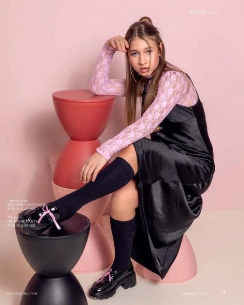 Мы поздравляем Аню с публикацией в итальянском журнале Bloom (съемка проходила в рамках урока). 03