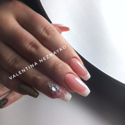 Девочки, в нашей студии работает нереально крутой Nail мастер, Валентина @Valenti_Nail_Krsk. 08