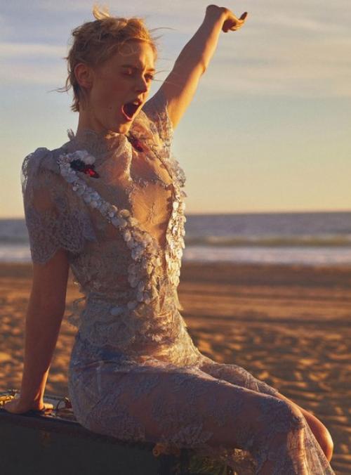 We Found Love: Белла хиткот в фотосессии Уилла Дэвидсона для Vogue Australia May 2016. 01