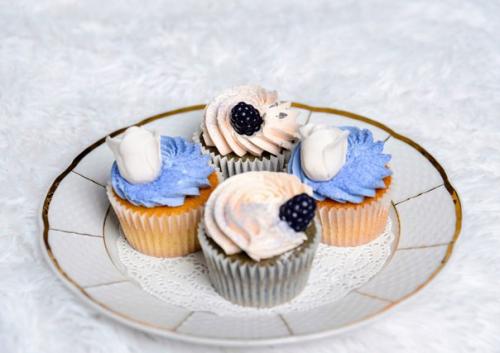 Дорогие невесты!  Мы приглашаем вас начать свой сказочный и самый важный день в фотостудии Черника! 02