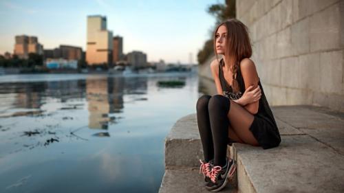 Профессиональная фотосессия - это не просто Попозировать и Получить Фото, это будто сеанс у психолога, только лучше, ведь вы получаете: 03