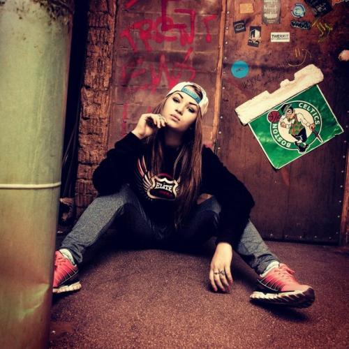 Девушка, 19 лет. 01