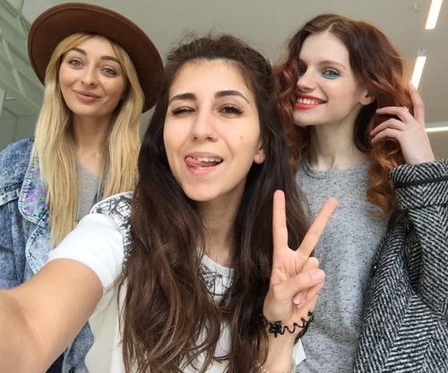 Немного бэков. Снимали Lookbook винтажной одежды из Парижа. 01