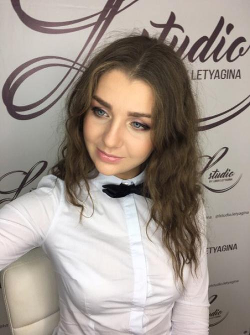 Нужны модели на образ макияж плюс локоны либо причёска 1000 р. профессиональная косметика. 08