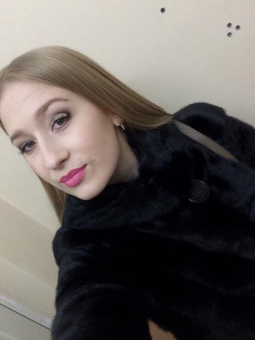 Милые девушки?  Сезон выпускных и свадеб начался? 04