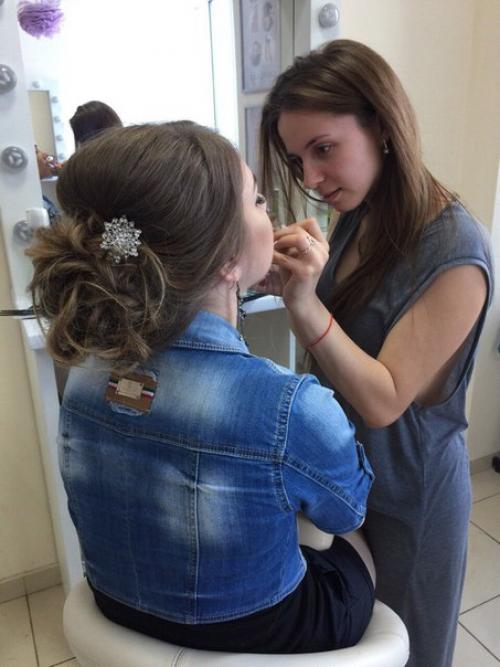 3 дня команда стилистов THE ONE Make up студии трудилась над созданием вечерних образов для очаровательных выпускниц. 05