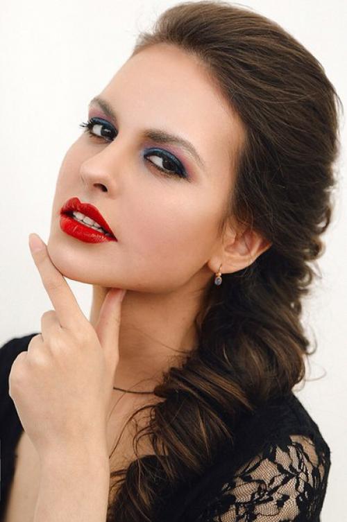 Милые девушки?  Образ выпускницы = прическа и мейк 2500. 07