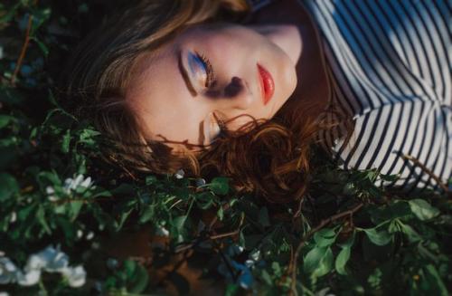 Уважаемые девушки?   Лето? 01