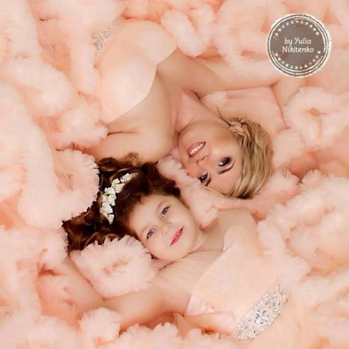 Здравствуйте.  Я мастер по парикмахерскому искусству и визажист. 04