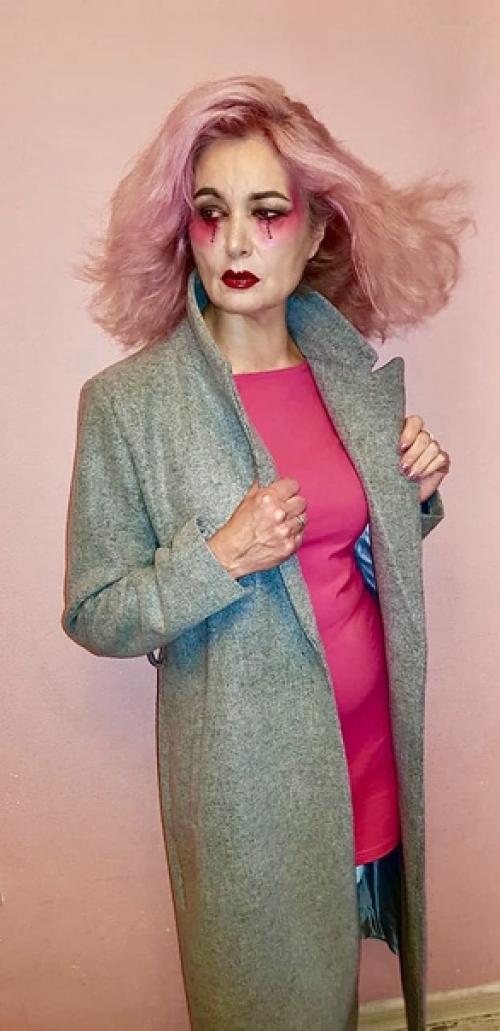 Всегда для проекта продумывается образ, где часто макияж и прическа играют одну из ведущих ролей. 06