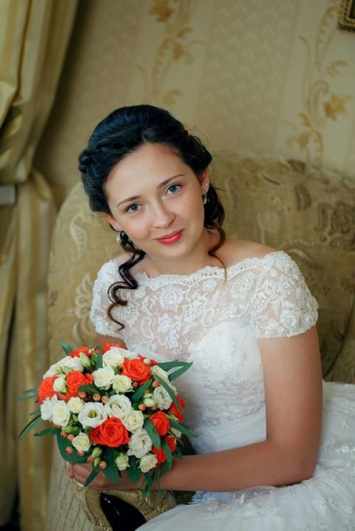 Дорогие невесты и выпускницы, рада предложить вам свои услуги стилиста (визаж и прическа) с выездом к вам! 08