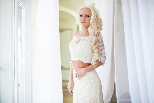 Дорогие девушки на 28, 29 апреля есть свободные местечки на причёску и макияж, поэтому сделаю скидку? 05