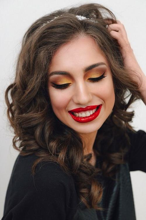 Милые девушки?  Образ выпускницы = прическа и мейк 2500. 01