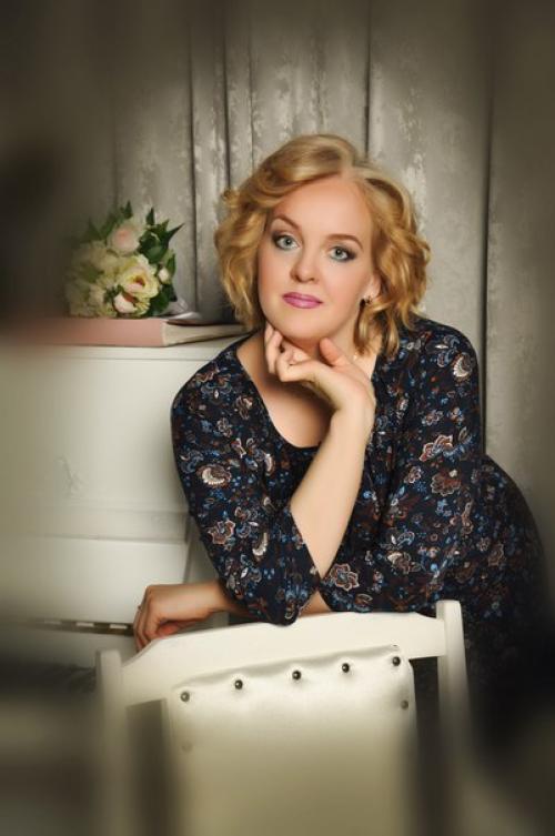 Это ВЫГОДНО!  МАКИЯЖ.  Спешите купить в каталоге номер 6 2017 (23. 02 Это ВЫГОДНО!  МАКИЯЖ.  Спешите купить в каталоге номер 6 2017 (23. 02