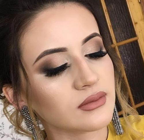 Дорогие выпускницы!  Ведётся запись на выпускной бал макияж прическа = 7500. 05