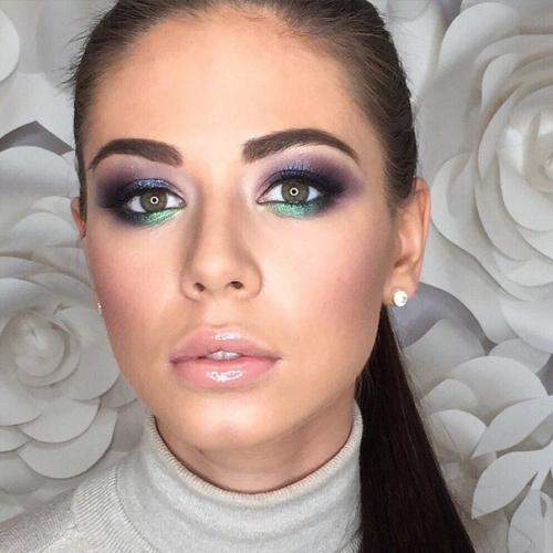 Модель.  Дорогие красотки в предверии выпускного вечера уже открыта запись на макияж и причёски! 06