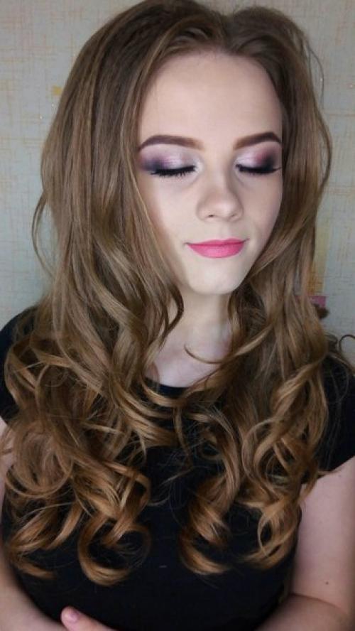 Дорогие девушки!  Я квалифицированный парикмахер - визажист. 03