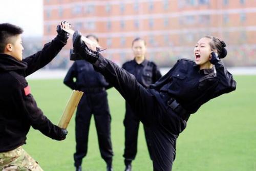 Школа выживания: как тренируют стюардесс в Китае? 08 Школа выживания: как тренируют стюардесс в Китае? 08