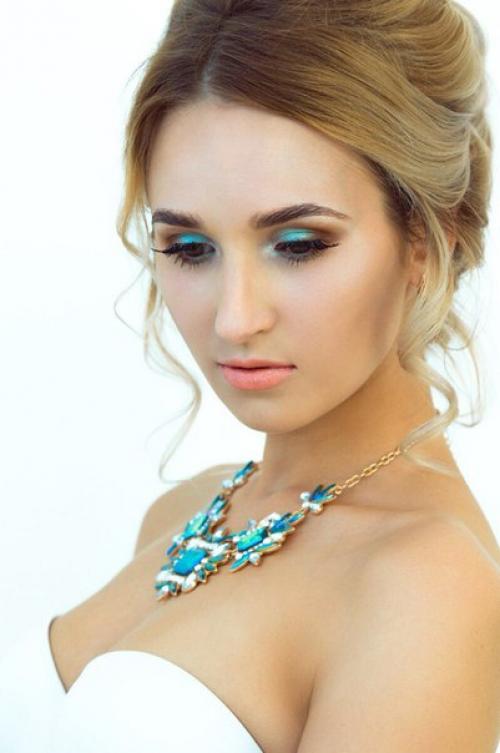 Милые девушки?  Образ выпускницы = прическа и мейк 2500. 02