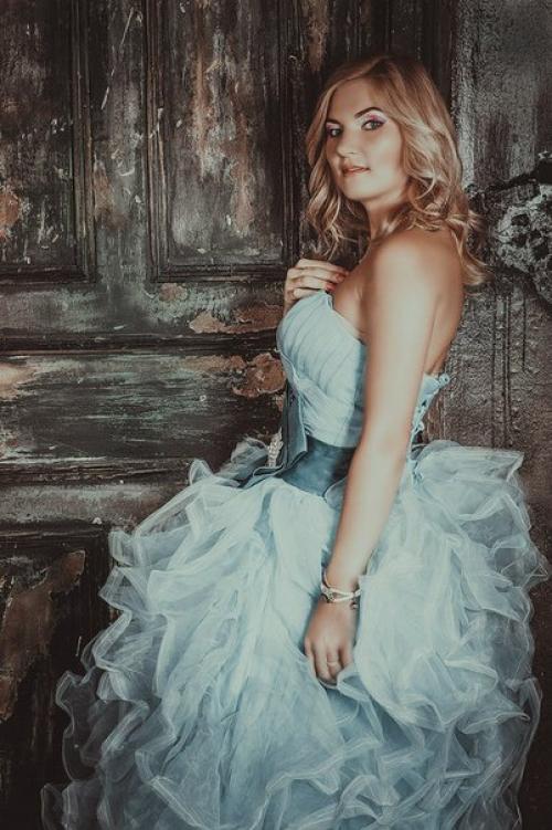 Выпускной вечер - незабываемое торжество. 01