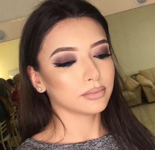 Дорогие выпускницы!  Ведётся запись на выпускной бал макияж прическа = 7500. 04