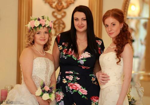 Дорогие невесты и выпускницы, рада предложить вам свои услуги стилиста (визаж и прическа) с выездом к вам! 03