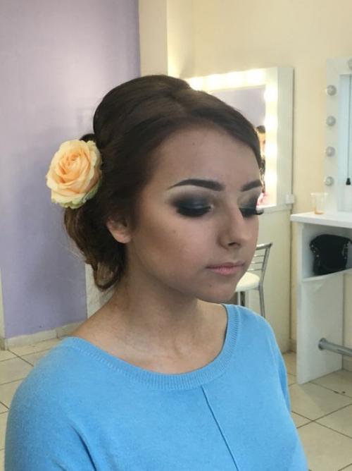 3 дня команда стилистов THE ONE Make up студии трудилась над созданием вечерних образов для очаровательных выпускниц. 02