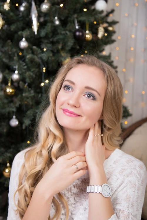 Я Елена Козлова, практикующий визажист - стилист (не ученица. 09