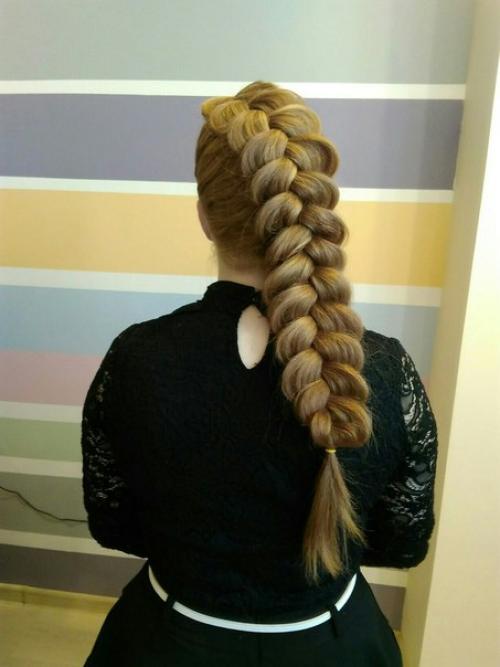 Дорогие девушки!  Я сертифицированный стилист причёсок, визажист. 07