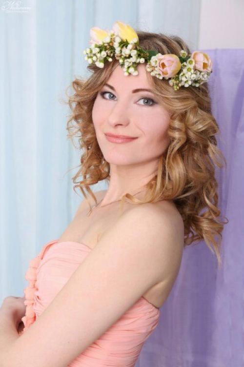 Милые девушки!  Совсем скоро начнётся пора выпускных вечеров! 01