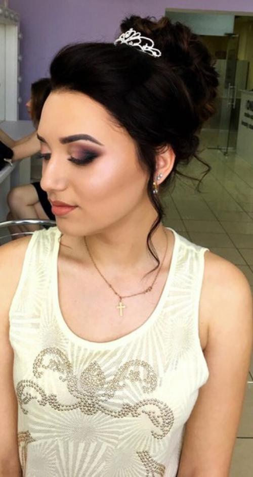 3 дня команда стилистов THE ONE Make up студии трудилась над созданием вечерних образов для очаровательных выпускниц. 03