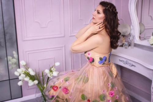 Милые девушки?  При бронировании дат на лето 2017 в период с 25 мая по 5 июня действуют акции? 01