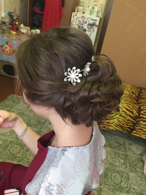 Милые девушки?  Скоро замечательные дни - последний звонок и выпускной. 02