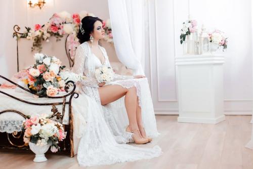 Дорогие девушки на 28, 29 апреля есть свободные местечки на причёску и макияж, поэтому сделаю скидку? 02