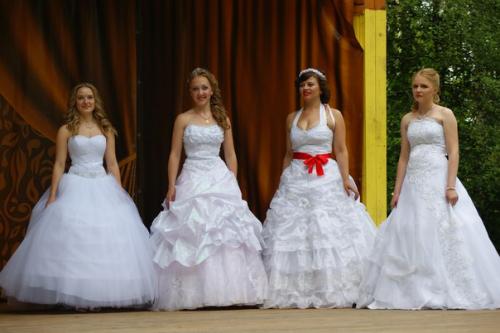 В раках празднования дня молодежи, 27 июня 2015 года, в нашем городе состоялся Парад Невест. 05