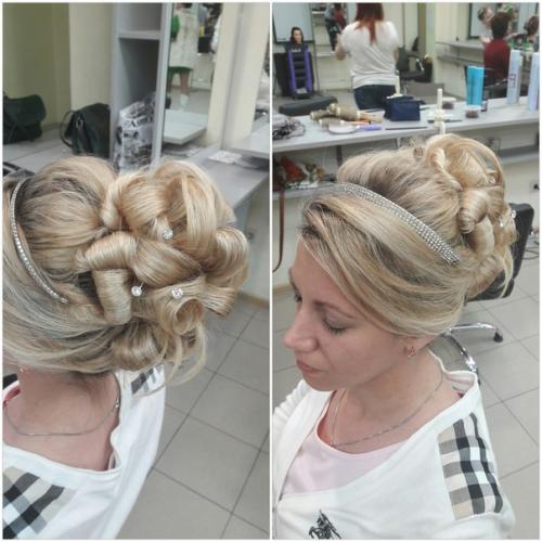 Модель на ЛОКОНЫ и макияж ищу. 01