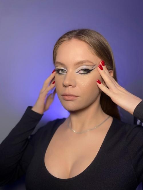 Скоро начнется прекрасная пора выпускных, так что уже стоит задуматься о своем образе. 01