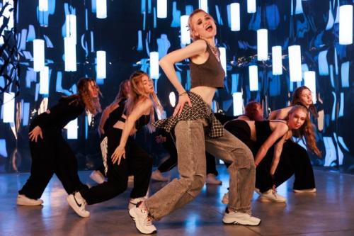 И ещё фото со съёмок сниппета на В сети. 02